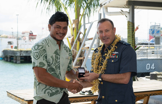 Shalom Tapusalaia received the award on behalf of the Double Down captain and crew.